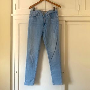 LEVI Jeans (721 High Right Skinny) Size 31 (Light Wash)